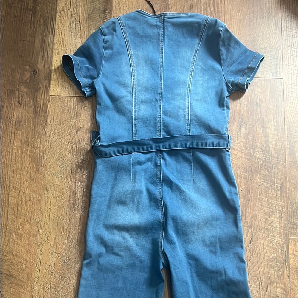 Blue Denim Overalls with Short Sleeves and Front Zipper - Picture 13 of 14